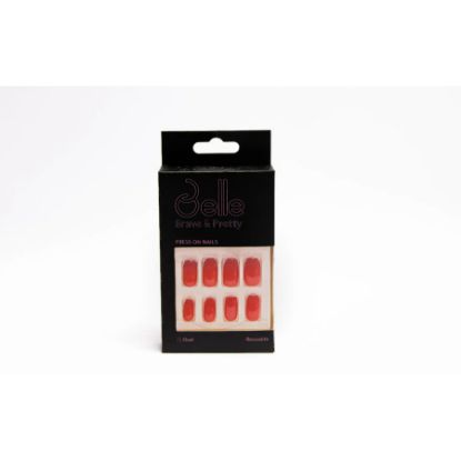 صورة أظافر صناعية بحافة مدببة